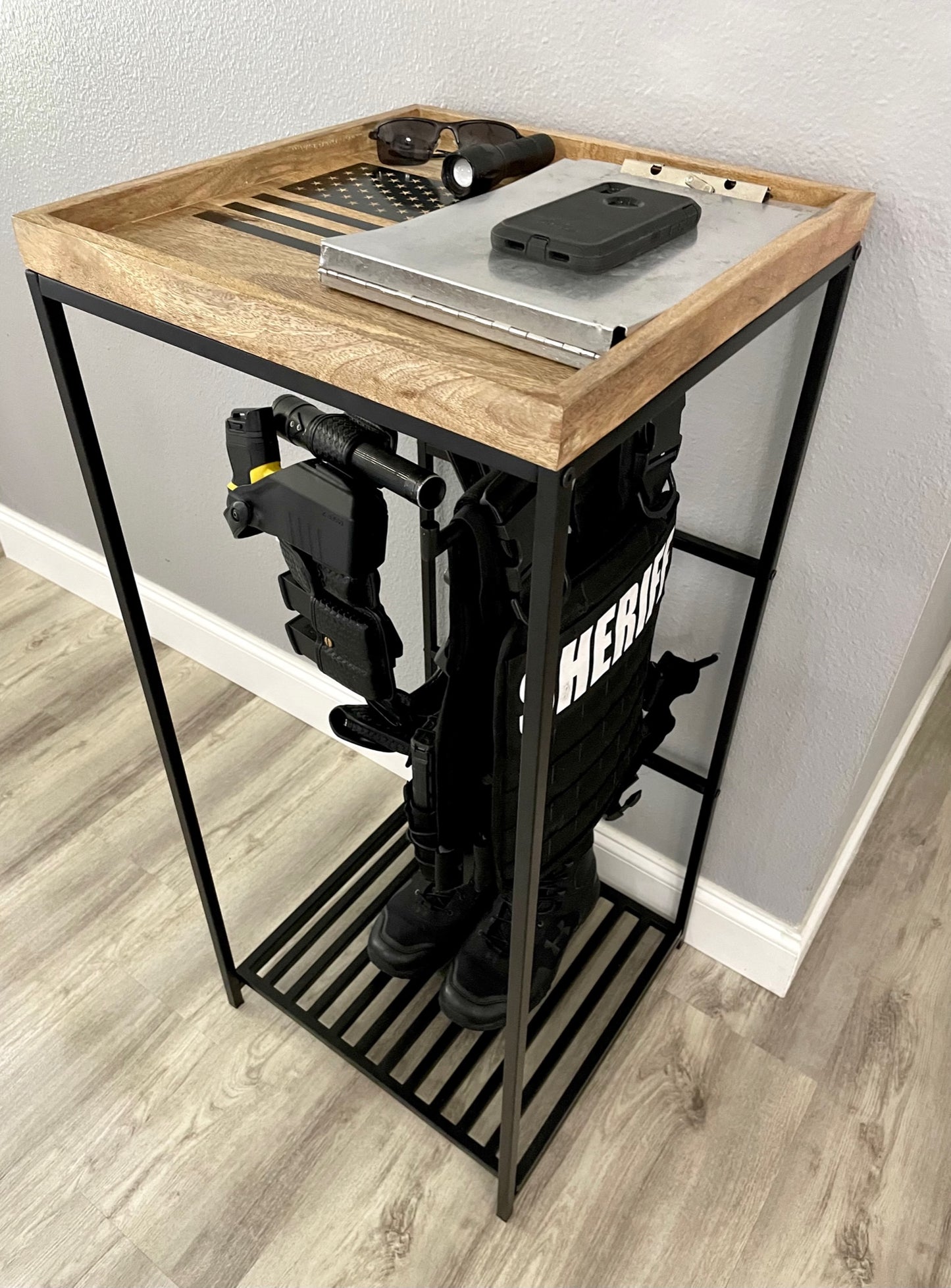 Body armor stand that helps organize every day use police equipment